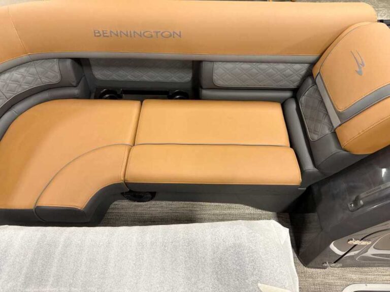 2026 Bennington 22SSR - SPS - Luxe - Blackout US-ETWS0129L526 [photo 5]